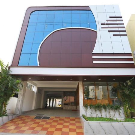 Fabexpress Nk Exotica Hotel Ченай Екстериор снимка
